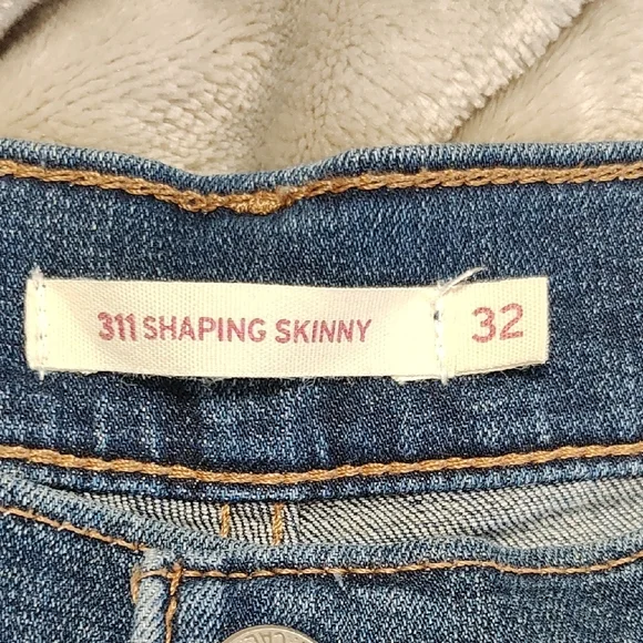 Levi's Dark Wash Women's Jeans Size 32 - Picture 6 of 6